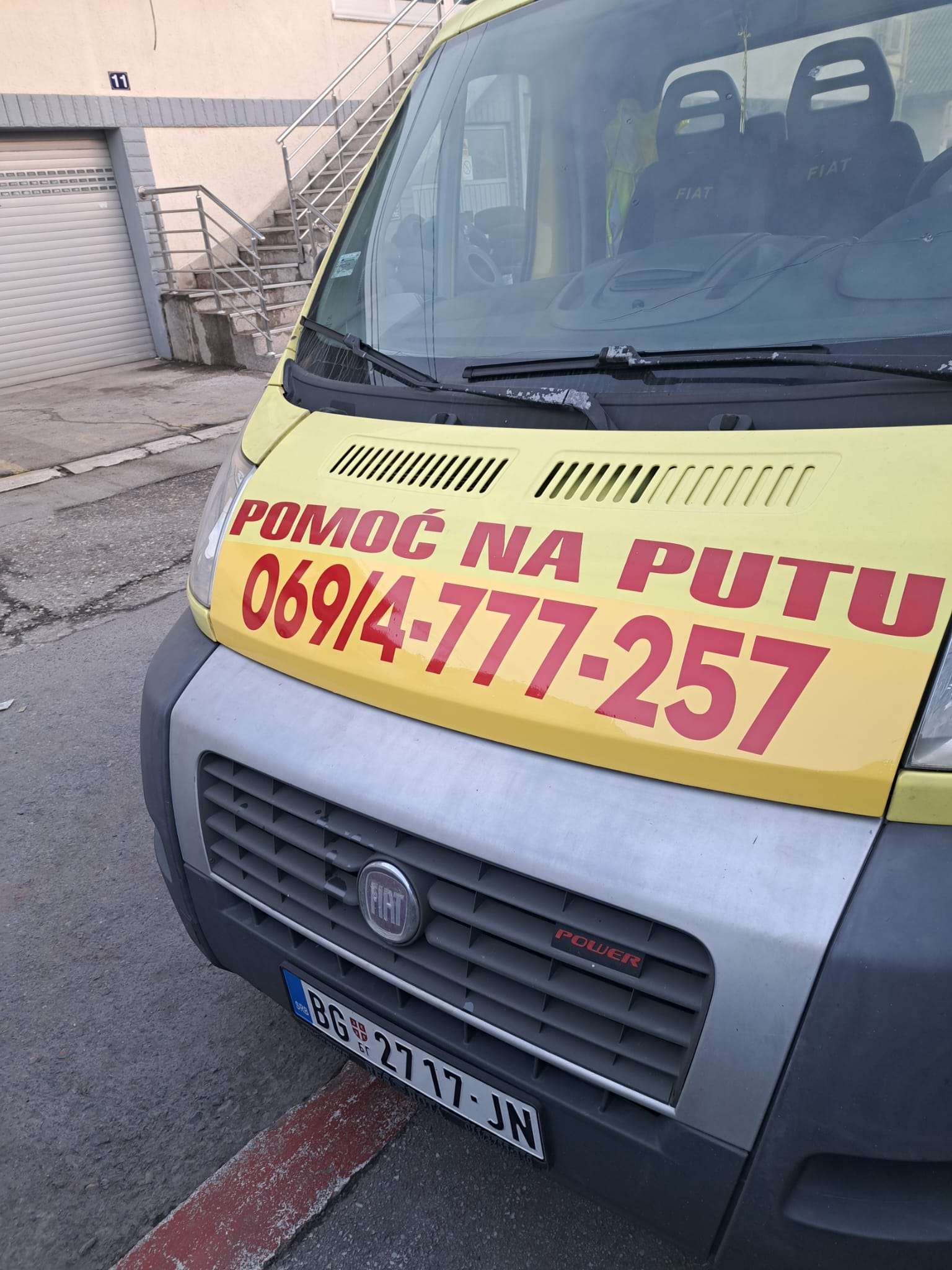 Izvlačenje vozila sa puta - Šlep Služba Malić